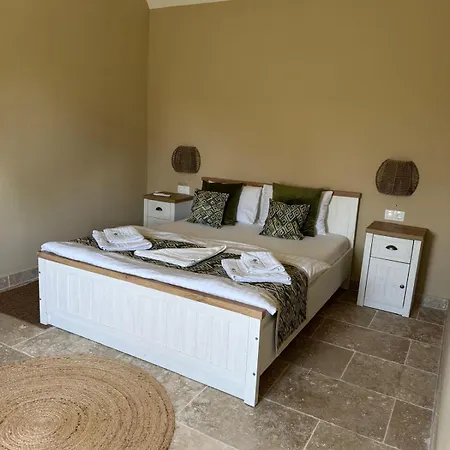 Laguna 4*